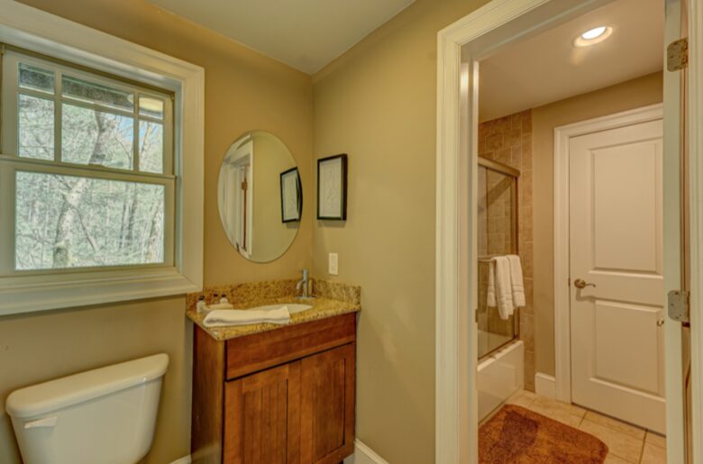 Falcon’s Nest Riverfront Mountain Retreat - mccaysville, Georgia