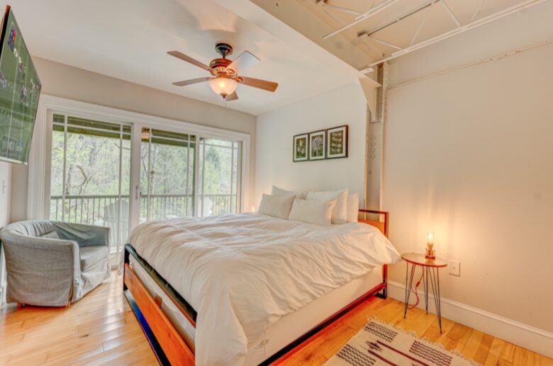 Falcon’s Nest Riverfront Mountain Retreat - mccaysville, Georgia