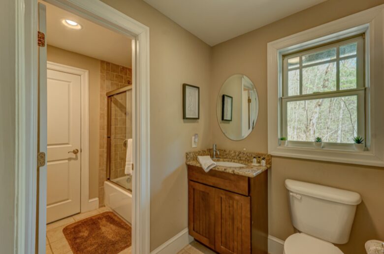 Falcon’s Nest Riverfront Mountain Retreat - mccaysville, Georgia