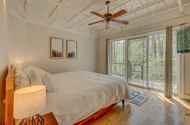 Falcon’s Nest Riverfront Mountain Retreat - mccaysville, Georgia