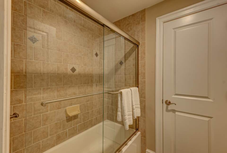 Falcon’s Nest Riverfront Mountain Retreat - mccaysville, Georgia