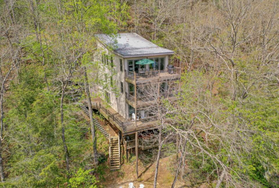 Falcon’s Nest Riverfront Mountain Retreat - mccaysville, Georgia