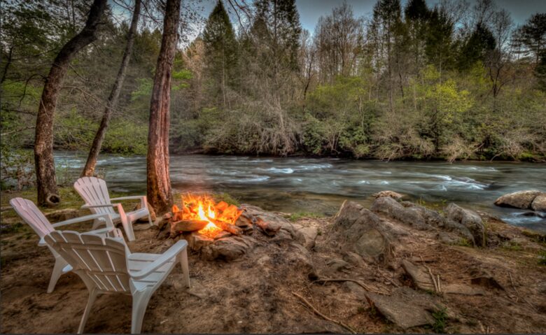 Falcon’s Nest Riverfront Mountain Retreat - mccaysville, Georgia