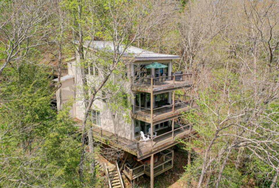 Falcon’s Nest Riverfront Mountain Retreat - mccaysville, Georgia