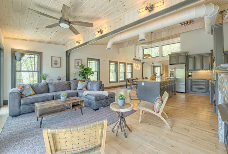 Falcon’s Nest Riverfront Mountain Retreat - mccaysville, Georgia