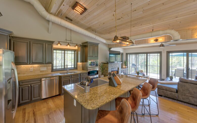 Falcon’s Nest Riverfront Mountain Retreat - mccaysville, Georgia