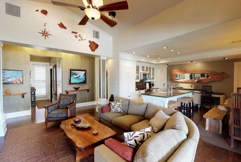 C300 Custom Ocean View Penthouse - Kauai, Hawaii