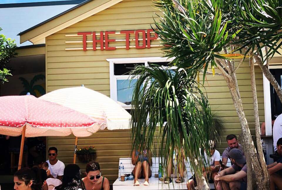 Famous local cafe 300m away The Top Shop