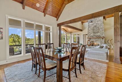 Gorgeous Lakefront Lodge with a Pool and Dock - Fort Mill, South Carolina