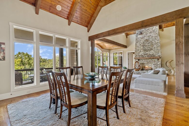 Gorgeous Lakefront Lodge with a Pool and Dock - Fort Mill, South Carolina