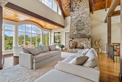 Gorgeous Lakefront Lodge with a Pool and Dock - Fort Mill, South Carolina