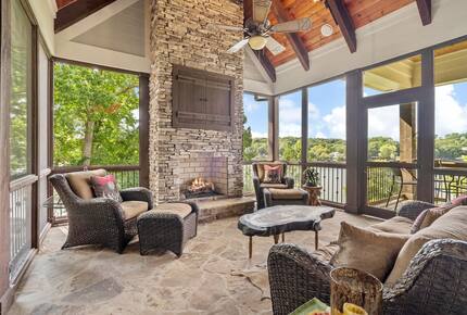 Gorgeous Lakefront Lodge with a Pool and Dock - Fort Mill, South Carolina