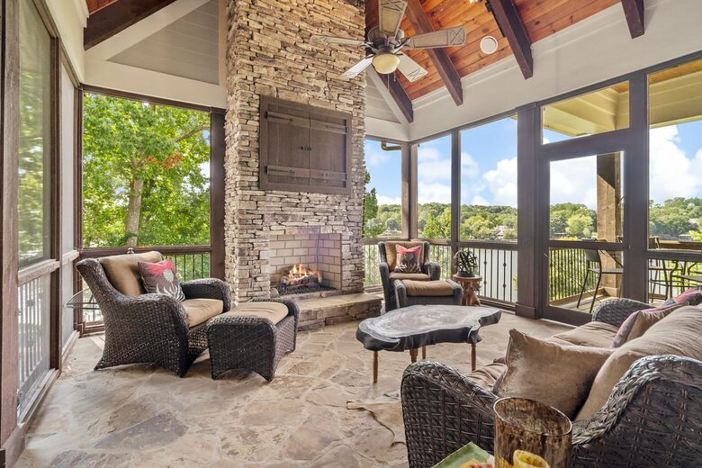 Gorgeous Lakefront Lodge with a Pool and Dock - Fort Mill, South Carolina