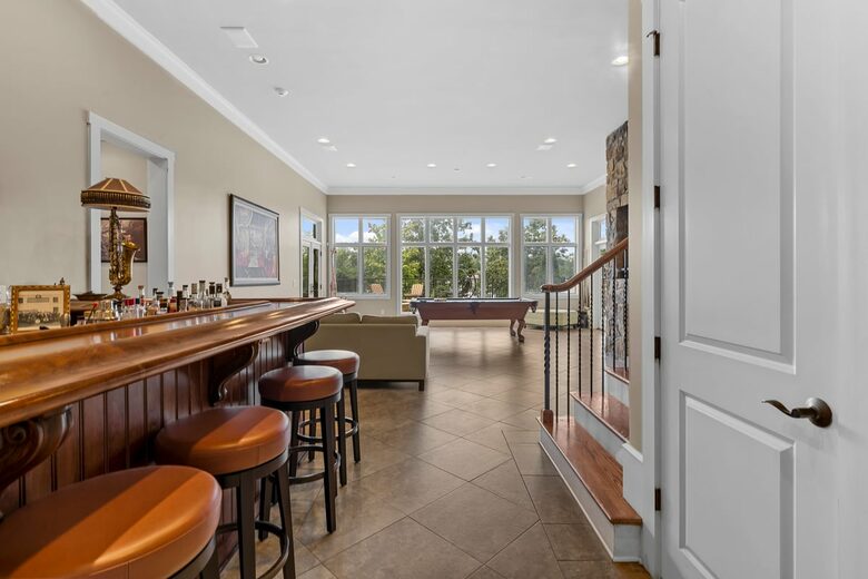 Gorgeous Lakefront Lodge with a Pool and Dock - Fort Mill, South Carolina