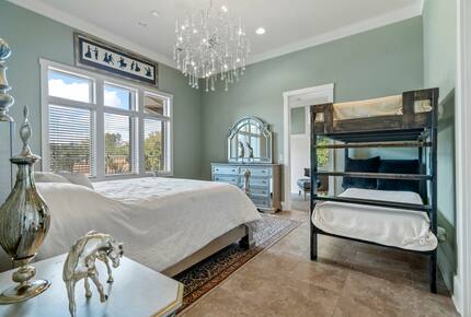 Gorgeous Lakefront Lodge with a Pool and Dock - Fort Mill, South Carolina