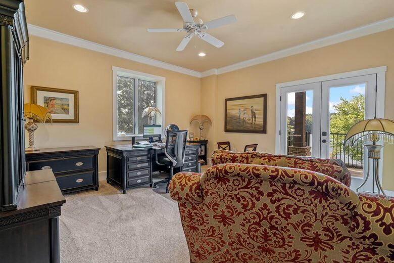 Gorgeous Lakefront Lodge with a Pool and Dock - Fort Mill, South Carolina