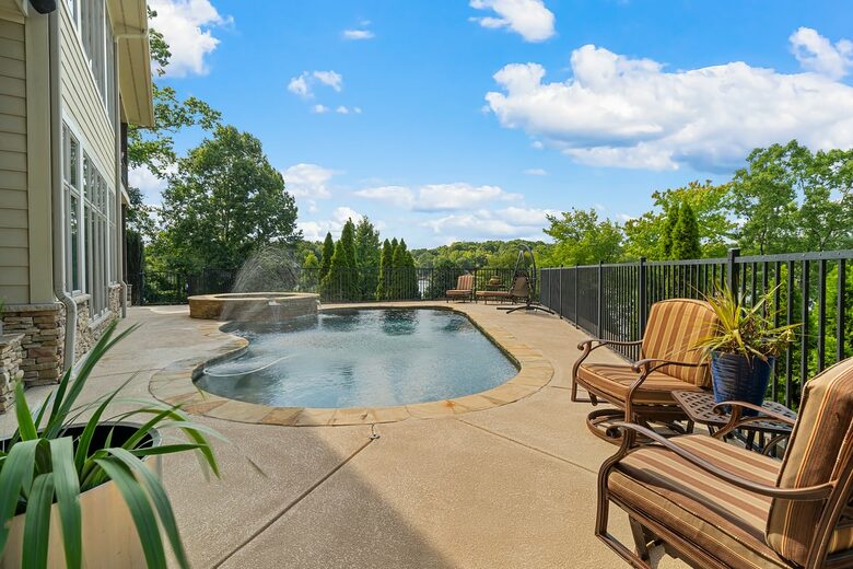 Gorgeous Lakefront Lodge with a Pool and Dock - Fort Mill, South Carolina