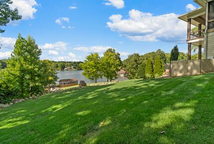 Gorgeous Lakefront Lodge with a Pool and Dock - Fort Mill, South Carolina