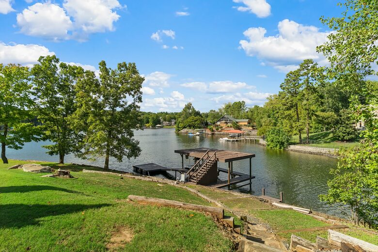 Gorgeous Lakefront Lodge with a Pool and Dock - Fort Mill, South Carolina