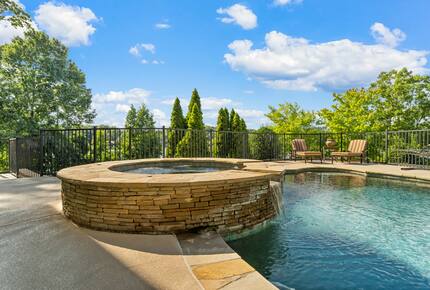 Gorgeous Lakefront Lodge with a Pool and Dock - Fort Mill, South Carolina