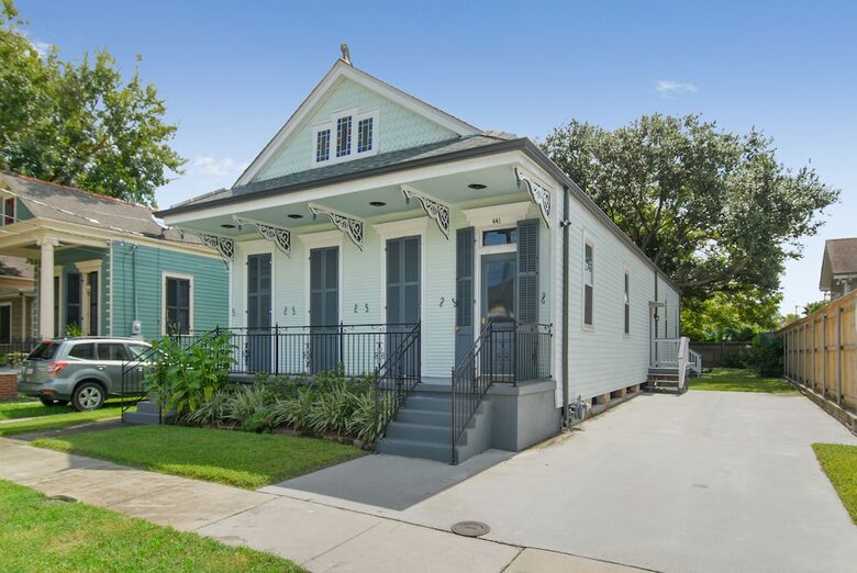 Historic Newly-Renovated Retreat - Arabi, Louisiana