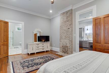 Historic Newly-Renovated Retreat - Arabi, Louisiana