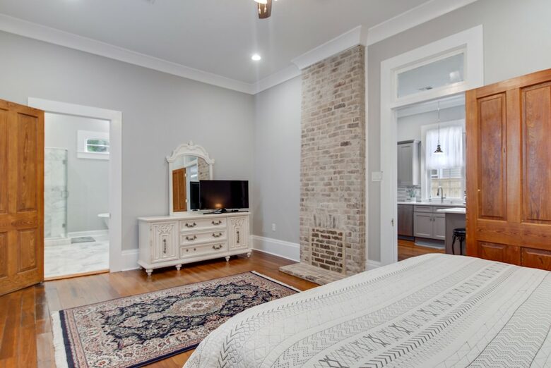 Historic Newly-Renovated Retreat - Arabi, Louisiana