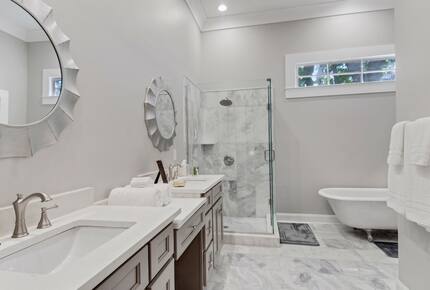 Historic Newly-Renovated Retreat - Arabi, Louisiana