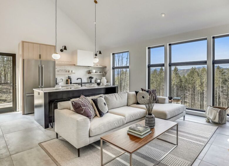 "The Thomas" Cozy Comfort with Expansive Vistas - Stowe, Vermont