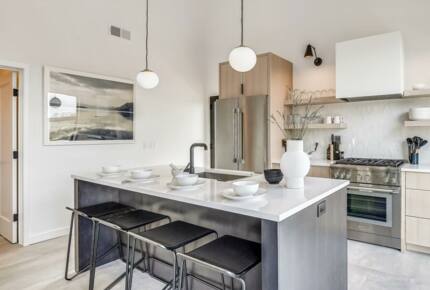 "The Thomas" Cozy Comfort with Expansive Vistas - Stowe, Vermont