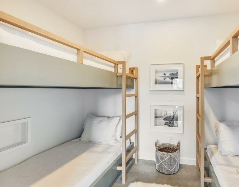 "The Thomas" Cozy Comfort with Expansive Vistas - Stowe, Vermont