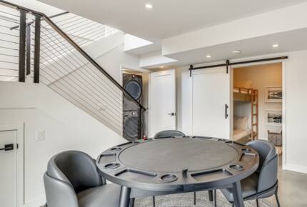 "The Thomas" Cozy Comfort with Expansive Vistas - Stowe, Vermont