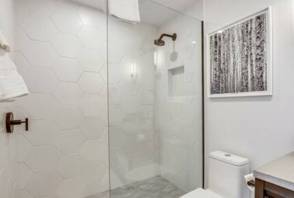 "The Thomas" Cozy Comfort with Expansive Vistas - Stowe, Vermont