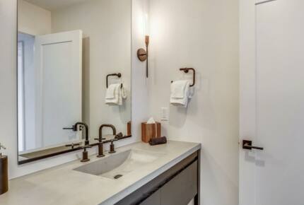 "The Thomas" Cozy Comfort with Expansive Vistas - Stowe, Vermont