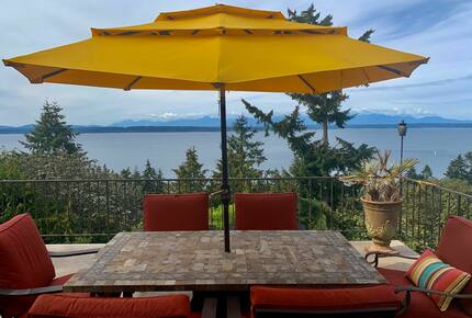 Golden Sunset Villa - Seattle, Washington