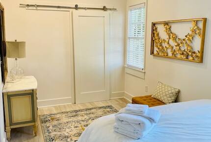 Charming Getaway In Downtown Charleston - Charleston, South Carolina