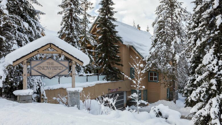 Snowbird 100 | Spacious Townhome in Great Location w/ Shared Hot Tub - Whistler, Canada