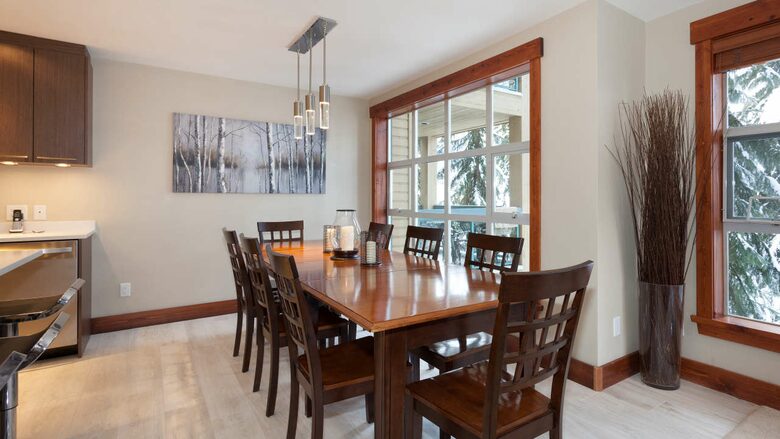 Snowbird 100 | Spacious Townhome in Great Location w/ Shared Hot Tub - Whistler, Canada