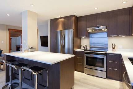 Snowbird 100 | Spacious Townhome in Great Location w/ Shared Hot Tub - Whistler, Canada