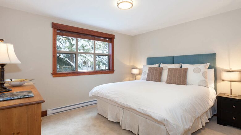 Snowbird 100 | Spacious Townhome in Great Location w/ Shared Hot Tub - Whistler, Canada