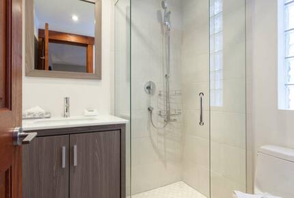 Snowbird 100 | Spacious Townhome in Great Location w/ Shared Hot Tub - Whistler, Canada