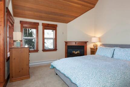 Snowbird 100 | Spacious Townhome in Great Location w/ Shared Hot Tub - Whistler, Canada
