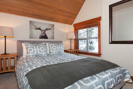 Snowbird 100 | Spacious Townhome in Great Location w/ Shared Hot Tub - Whistler, Canada
