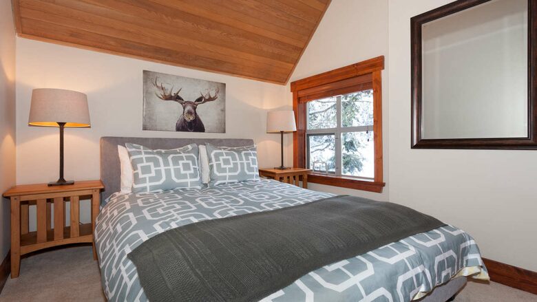 Snowbird 100 | Spacious Townhome in Great Location w/ Shared Hot Tub - Whistler, Canada