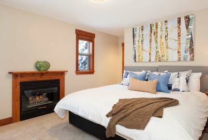 Snowbird 100 | Spacious Townhome in Great Location w/ Shared Hot Tub - Whistler, Canada