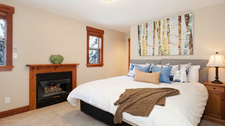 Snowbird 100 | Spacious Townhome in Great Location w/ Shared Hot Tub - Whistler, Canada