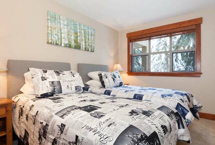 Snowbird 100 | Spacious Townhome in Great Location w/ Shared Hot Tub - Whistler, Canada