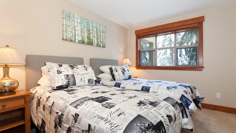 Snowbird 100 | Spacious Townhome in Great Location w/ Shared Hot Tub - Whistler, Canada