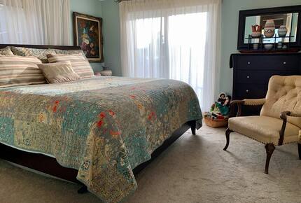 Golden Sunset Villa - Seattle, Washington