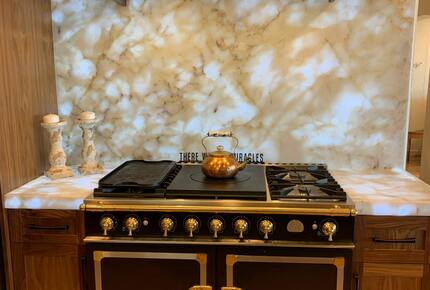 Golden Sunset Villa - Seattle, Washington